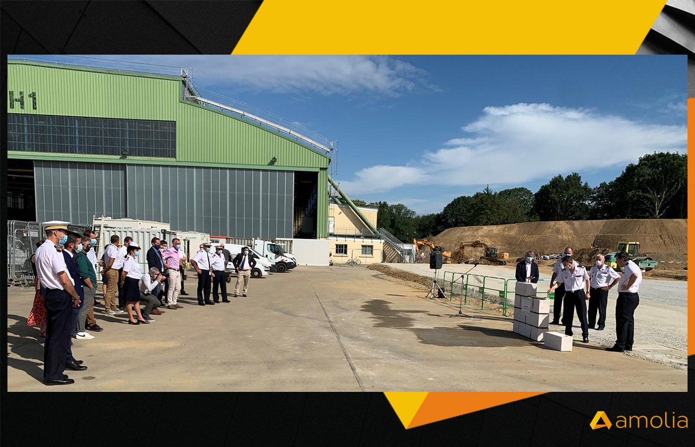 AMOLIA – 1ère pierre Base aéronavale Lann Bihoué AMOLIA - Réalisation d’un bâtiment de maintenance industrielle pour les aéronefs de la base aéronavale de Lann Bihoué
