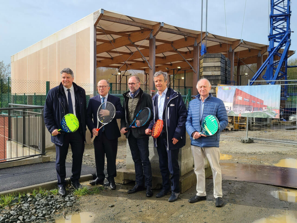Pose de la première pierre du futur bâtiment de la Ligue de tennis de ...