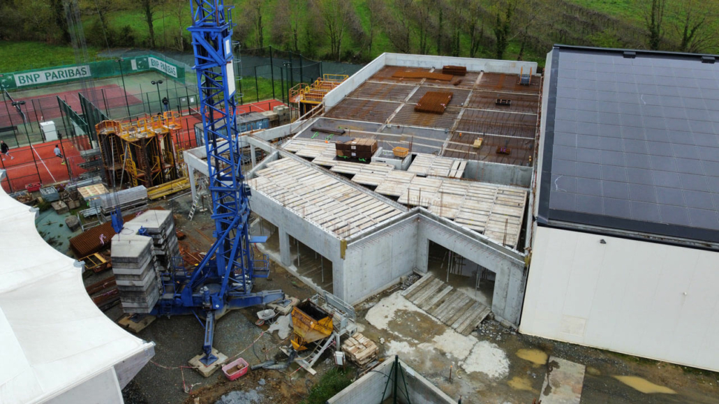 Pose de la première pierre du futur bâtiment de la Ligue de tennis de ...
